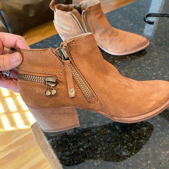 Dolce Vita boots. Like brand new. - Picture 4 of 6